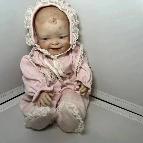 The Ashton-Drake Galleries Porcelain Baby Doll Bellos Meagan Rose 1994 - Picture 1 of 3